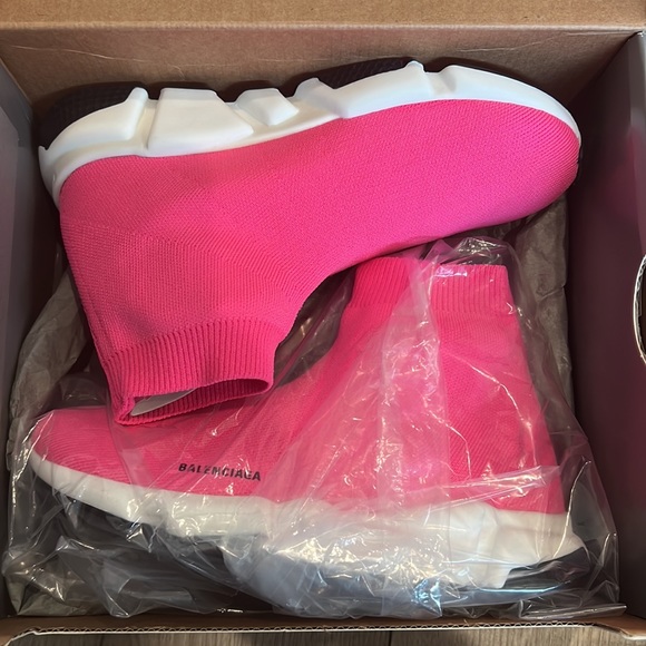 Shoes - Picture 3 of 4